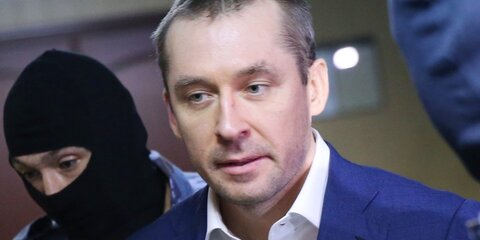 Суд оставил под арестом 16 млн долларов по делу полковника Захарченко
