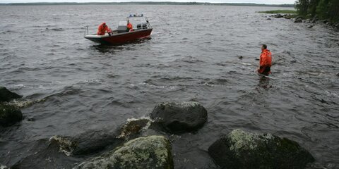 Перевернувшаяся в лодке с подростками девушка погибла