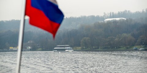Спасатели вытащили из Москвы-реки тонущего мужчину