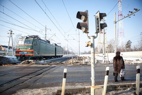 СК начал проверку после смерти 2-х женщин на железной дороге в Подмосковье