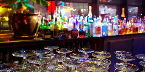 Госдума не стала повышать минимальный возраст для покупки алкоголя до 21 года