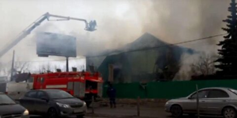 Пожар площадью 900 квадратных метров вспыхнул в подмосковном Щелкове