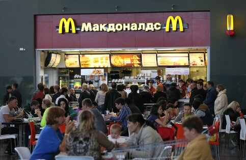 Суд обязал McDonald’s декларировать продукцию, реализуемую в «МакАвто» и «МакЭкспресс»