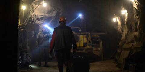 Обрушение произошло в шахте с рабочими в Туве