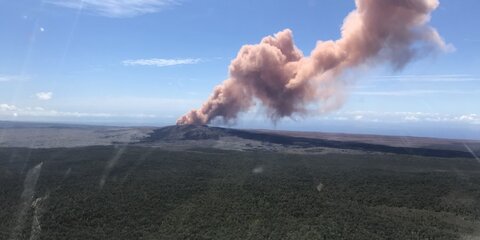 На Гавайях начали эвакуацию жителей из-за извержения вулкана
