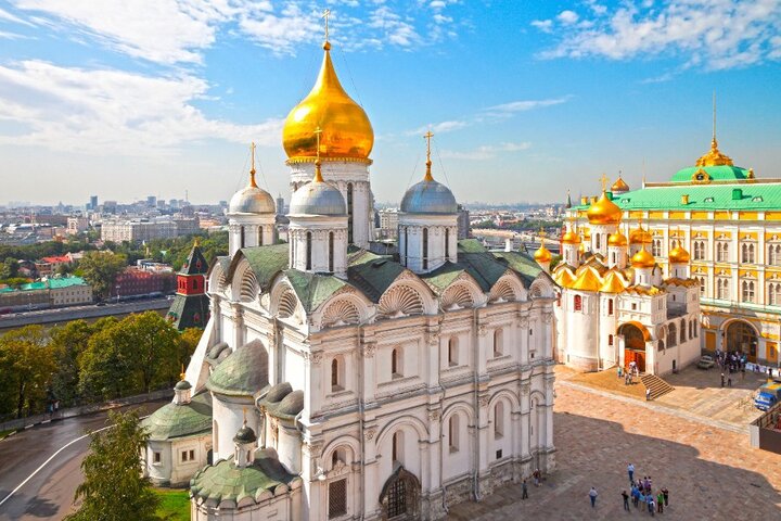 Image result for Патриарх проведет Божественную литургию на Соборной площади Московского Кремля
