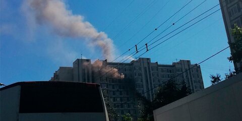 Трех человек спасли при тушении пожара в многоэтажке на юге Москвы