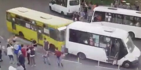 Грузовик спровоцировал ДТП с автобусом на севере столицы – Мосгортранс
