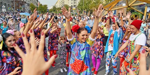 Как прошли праздничные гулянья на Тверской улице