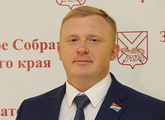 Кандидат от КПРФ Ищенко выигрывает выборы губернатора в Приморье