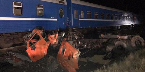 При столкновении поезда и грузовика на Кубани пострадали 18 человек
