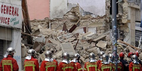 Спасатели нашли тело погибшего при обрушении дома в Марселе