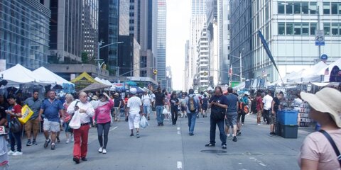 Пятая авеню в Нью-Йорке перестала быть самой дорогой торговой улицей мира