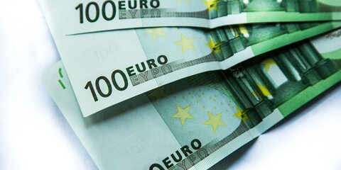 Биржевой курс евро опустился ниже 75 рублей впервые с 2 ноября