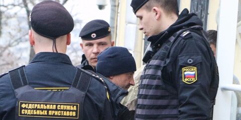 Суд арестовал на два месяца двух из задержанных украинских моряков