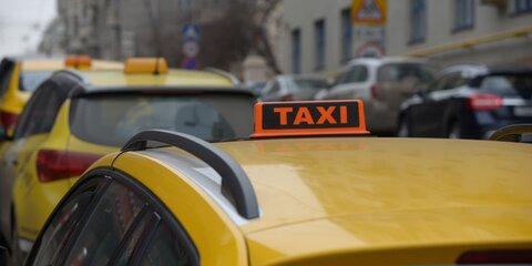 Вооруженный дубинкой таксист избил пассажира на юге Москвы
