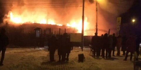 12 человек эвакуировали из горящего дома в ТиНАО