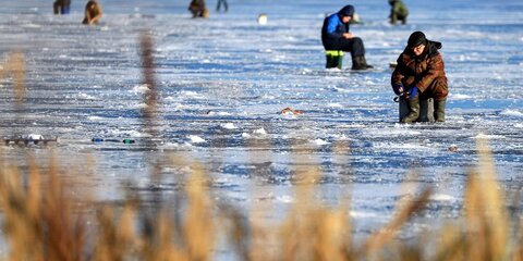 Места зимней рыбалки в Москве будут патрулировать на снегоходах