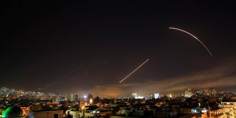 Появились видео отражения ПВО Сирии ракетной атаки