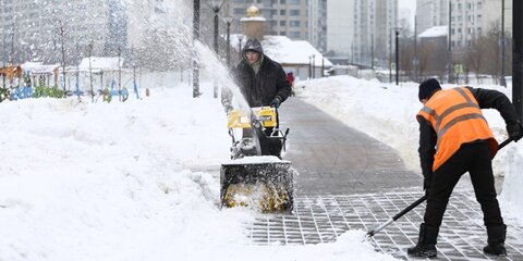 Около 29 тысяч дворников будут убирать снег в Москве предстоящей зимой