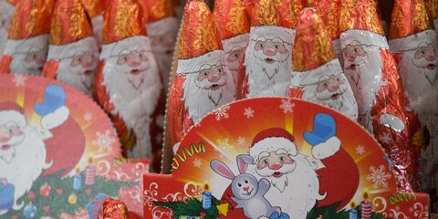 Названа цена сладкого новогоднего подарка для детей в Москве