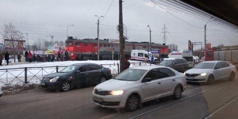 Поезд протаранил маршрутку в Ленинградской области