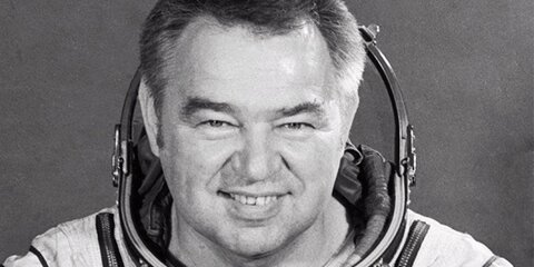 Мемориальную доску летчику-космонавту Гречко открыли в Москве