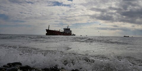 Двое пострадали при взрыве на борту танкера у берегов Кипра