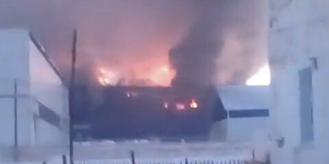 Открытое горение на заводе в Оренбургской области ликвидировали