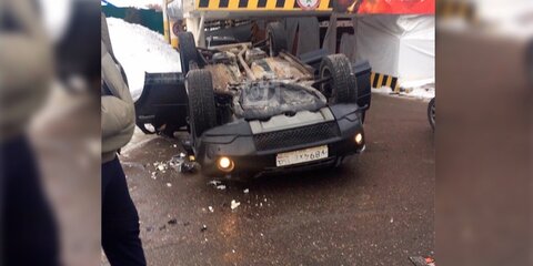 Очевидцы рассказали о падении машины с парковки в Одинцове
