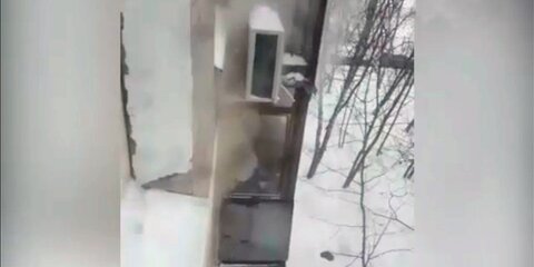 Человека спасли при пожаре после взрыва баллона на востоке Москвы
