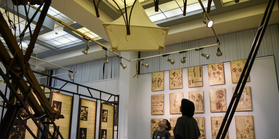 Леонардо да Винчи в «Беляеве»: в галерее воссоздали механизмы эпохи Возрождения