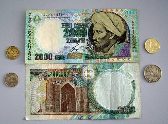 На купюрах и монетах Казахстана больше не будет надписей на русском языке