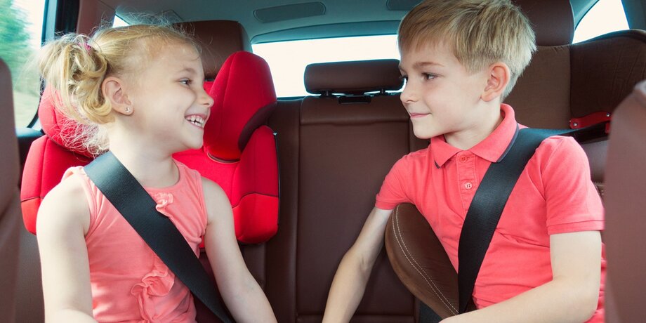 Детское удерживающее устройство в автомобиле: возраст, ФЭСТ