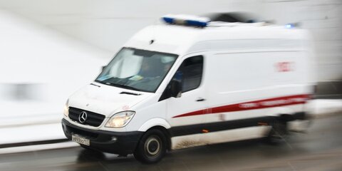 Машина скорой помощи попала в аварию на юго-западе Москвы