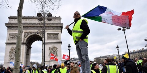 В Париже задержаны 64 участника акции 
