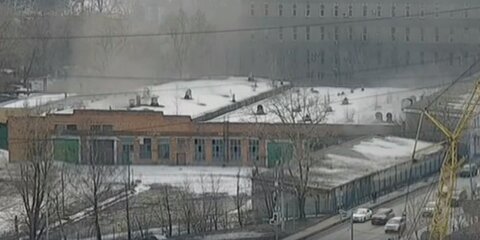 Склад с топливом горит на северо-западе Москвы