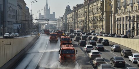 Дороги в Москве впервые помоют после зимы