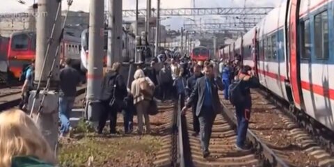 Сотрудника РЖД наказали за столкновение поездов у Курского вокзала