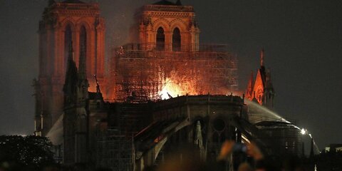 РПЦ назвала пожар в Нотр-Даме трагедией христианского мира