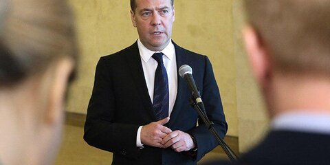 Медведев выразил соболезнования родным погибших в катастрофе в Шереметьево