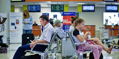Десятки рейсов задержаны и отменены в столичных аэропортах