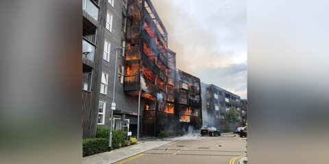 В Лондоне горит жилой дом
