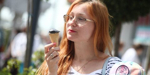 В Депздраве советуют отказаться от ледяного мороженого в жару