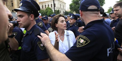 В Грузии отстранили десять участвовавших в разгоне митинга полицейских