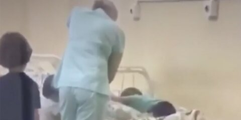 Привязавшая ребенка к кровати сотрудница больницы оказалась практиканткой