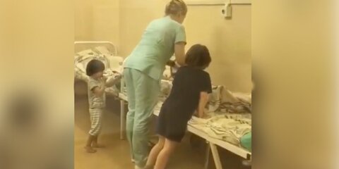 В Морозовской больнице вступились за студентку, которая якобы шлепнула ребенка