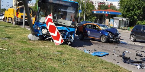 Авария с автобусом и автомобилем каршеринга произошла в Москве