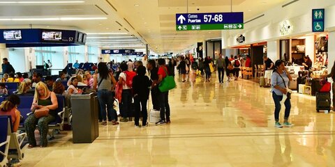 В аэропорту Мексики задержаны семеро россиян