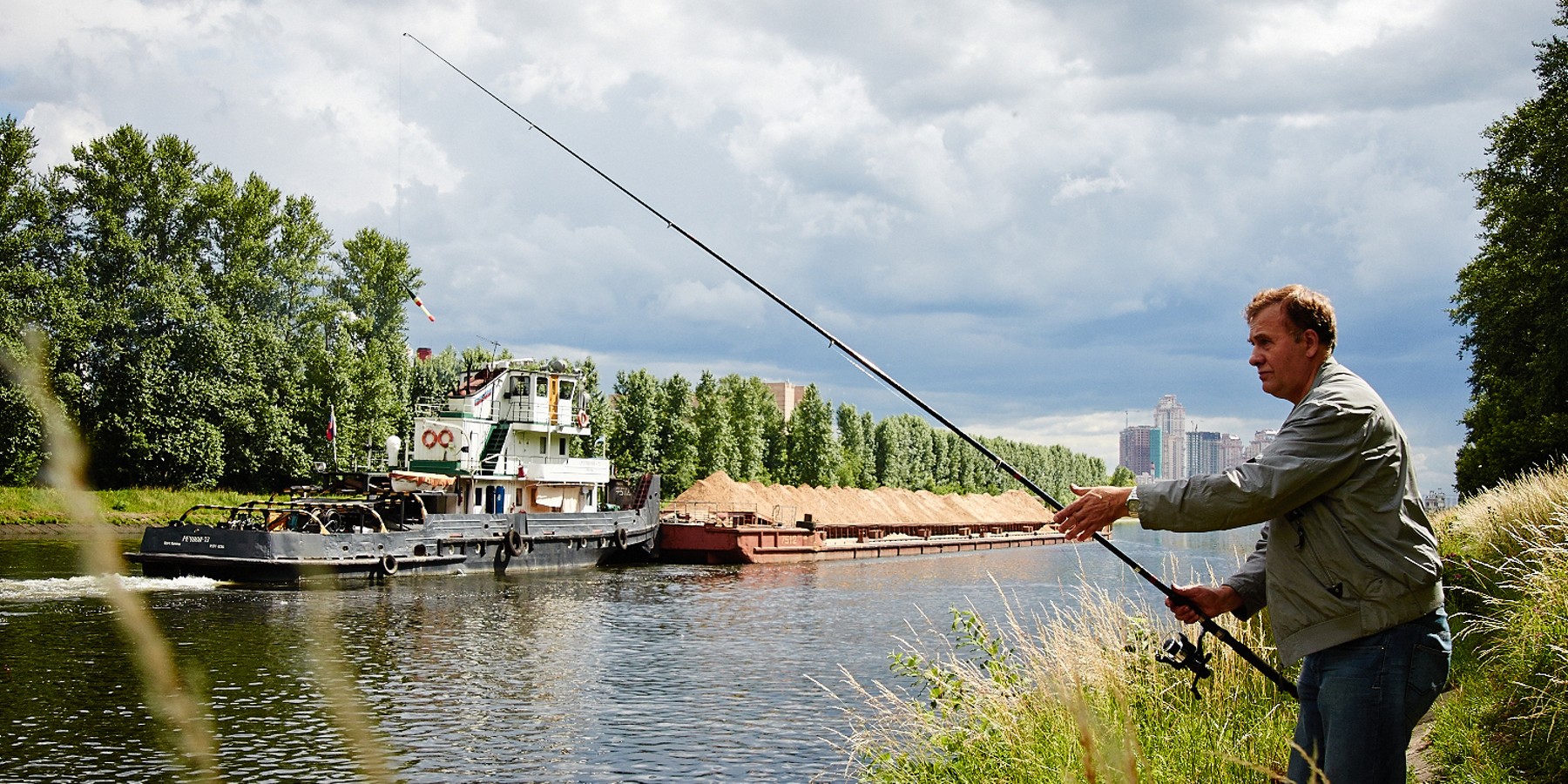 Ловля на москва реке. Рыбалка на гребном канале в Крылатском. Рыболовство Москва река\. Гребной канал Крылатское рыбалка.